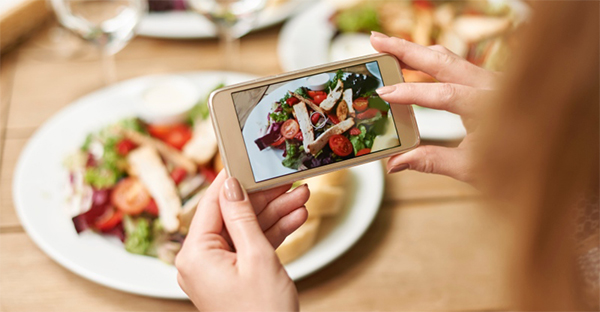 t-Zusje-restaurant-smartphone