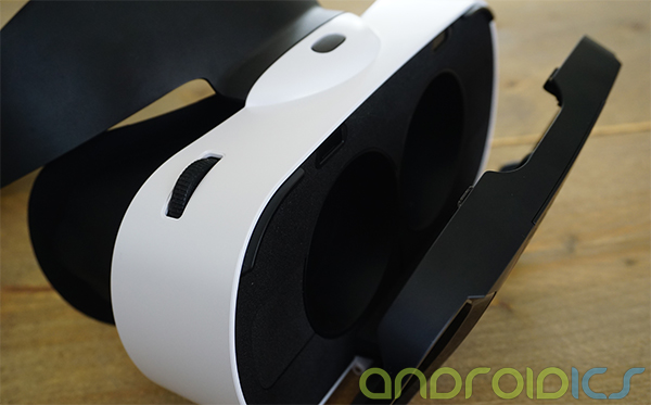 virtual-reality-bril-met-joystick-comfort-review-2