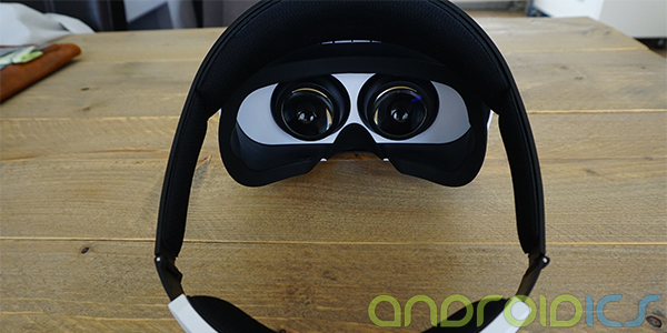 virtual-reality-bril-met-joystick-comfort-review-6