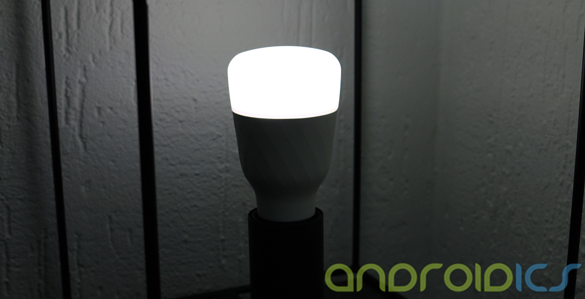 YEELIGHT-Smart-Light-Bulb-review4