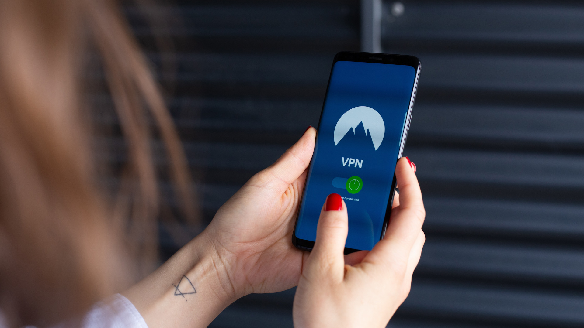 Gunakan layanan VPN untuk streaming di perangkat Android Anda