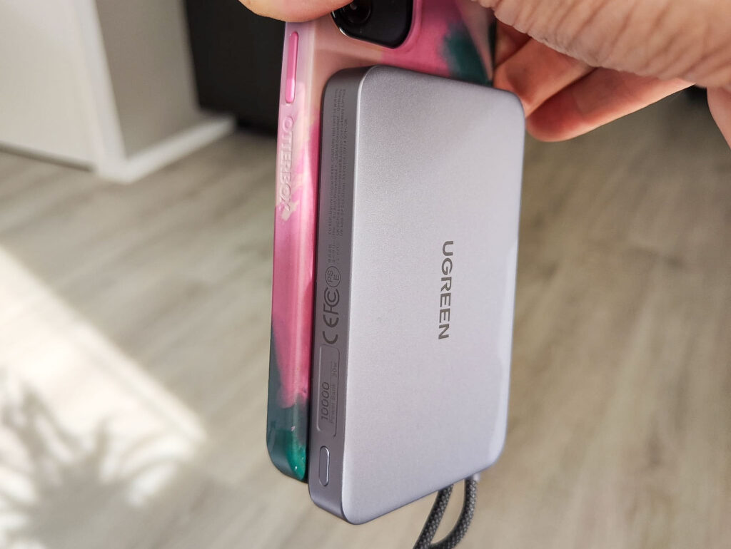 UGREEN MagFlow Air Qi2 iPhone
