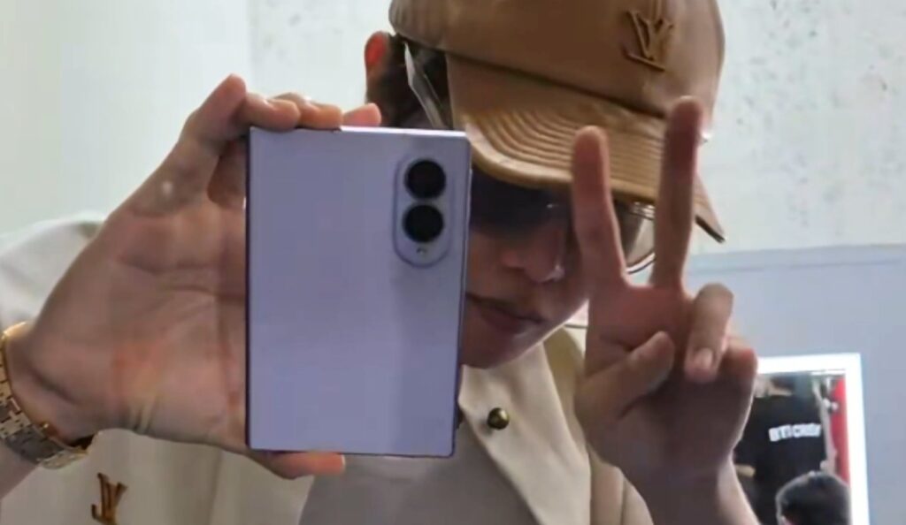 BTS Samsung Galaxy Z Fold 8